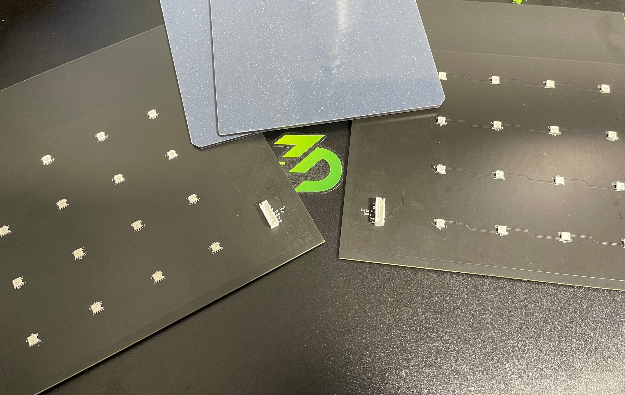 V0.1 RGB Panels 32 individually addressable PCB LED Panels + LED Acrylic + Harness kit - West3D Printing - timmit99 / BoxxyPrints